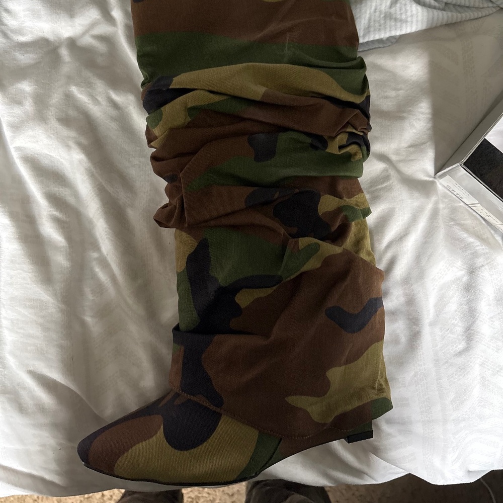 Azelia Wang Boots and Hat
